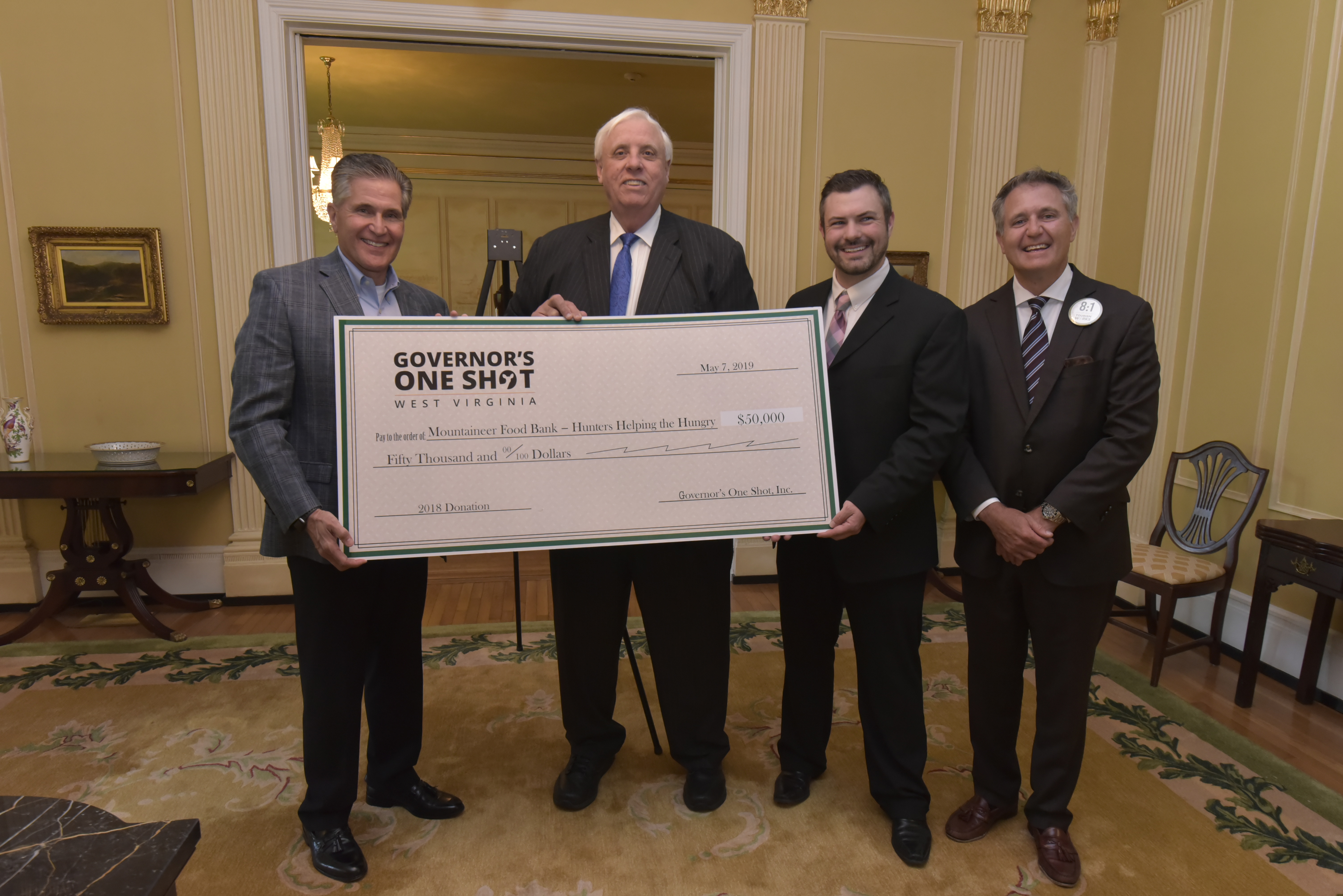 Gov. Justice presents "Governor's One Shot Hunt" check to ...