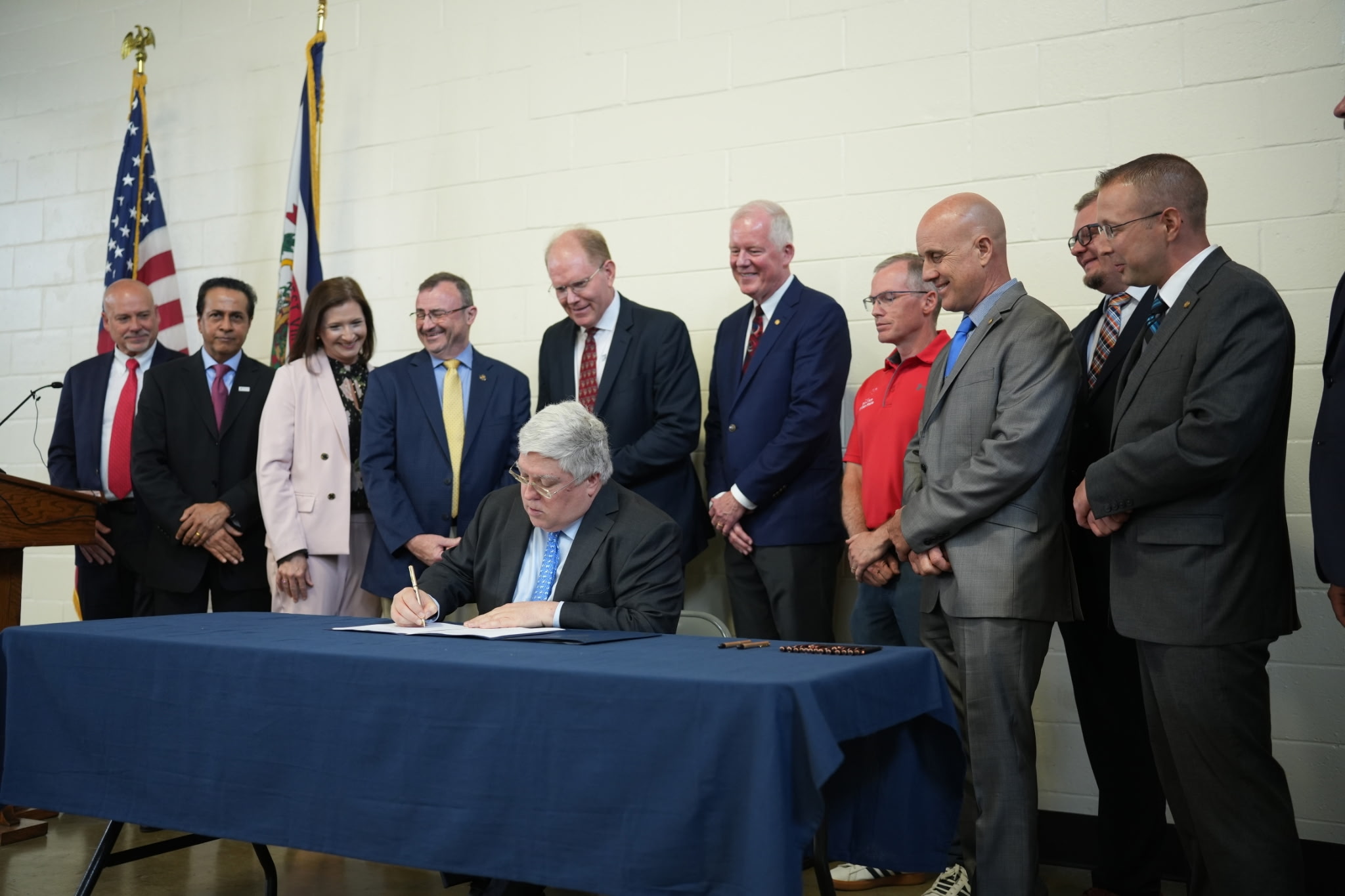 Morrisey signs Microgrids bill